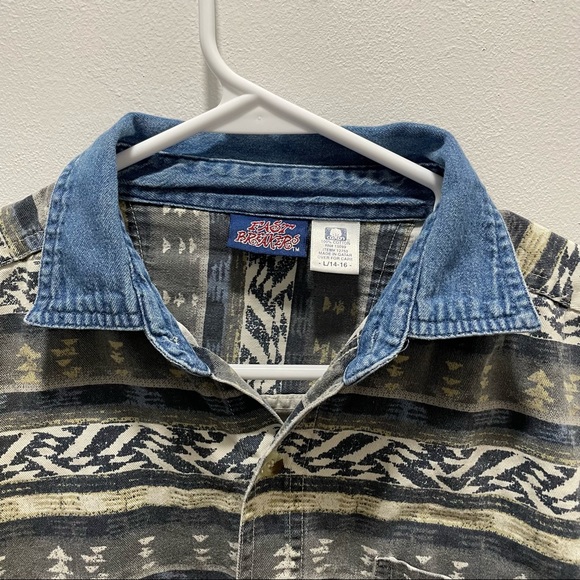 Button down - Picture 3 of 6